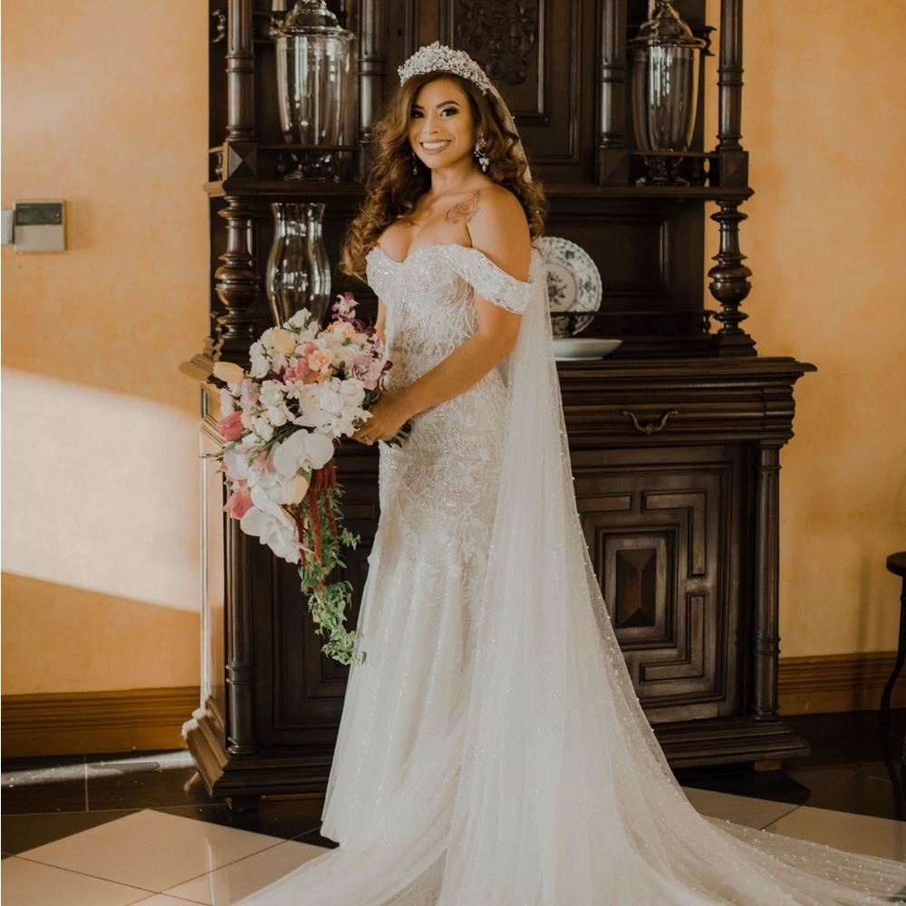 Berta Wedding Dress 17-110 Size 4